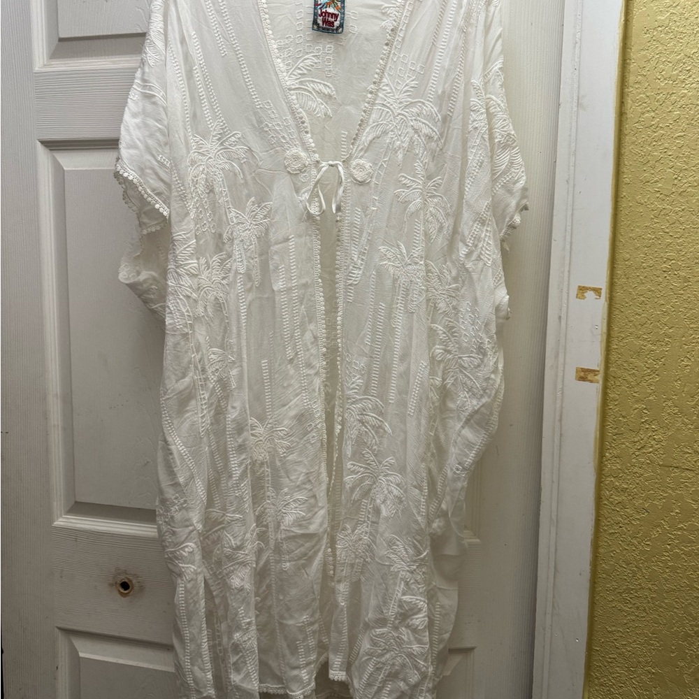 Johnny Was White Tunic with Colorful Embroidery